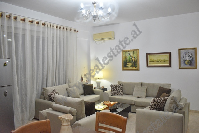 Apartament per qera ne rrugen Don Bosko ne Tirane.
Pozicionohet ne katin e 8-te ne nje kompleks pal